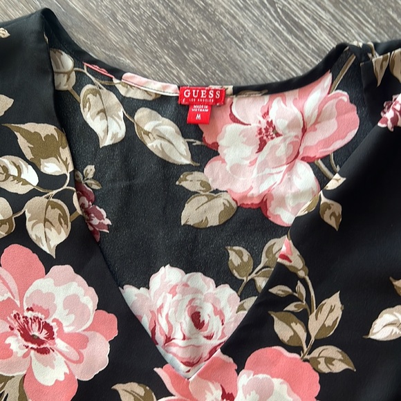 NWOT Guess black pink floral v neck long sleeve tunic top tie bottom detail M - Picture 5 of 9